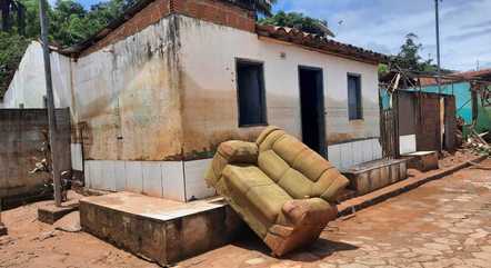 Moradores contabilizam estragos em Umburatiba (MG)