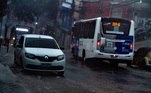 A previsão é de chuva também na quarta-feira (21). O dia começa com sol e temperatura em elevação. Ao longo da tarde, as nuvens aumentam e há possibildiade de chuvas fracas e isoladas. A noite terá céu encoberto e chuviscos. A temperatura mínima prevista é de 18°C e a máxima, de 26°C.