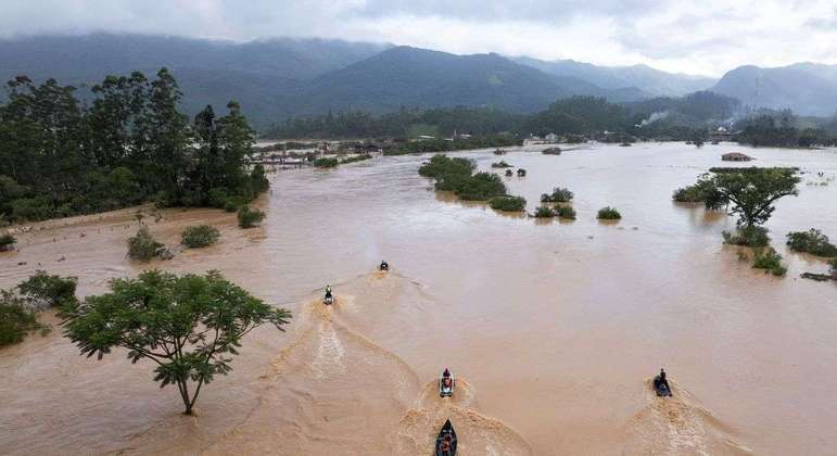 Chuvas fortes causam situação de emergência em Minas