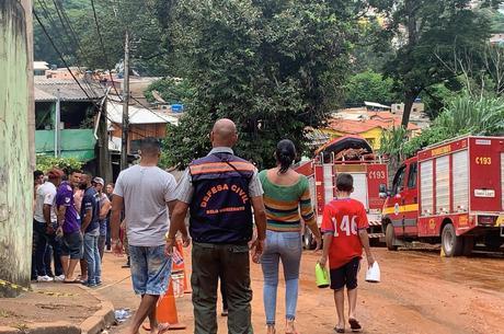 Moradores ficaram ilhados 