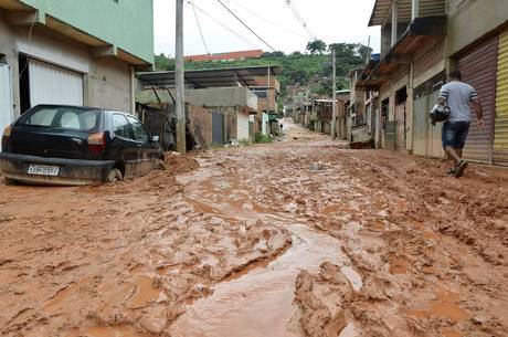 Chuvas já deixaram 44 mortos em Minas Gerais