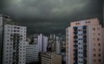 Pelo segundo dia consecutivo, quase toda a cidade de São Paulo entra em estado de atenção para alagamentos por conta de fortes chuvas, de acordo com o CGE (Centro de Gerenciamento de Emergências). A região da Casa Verde, na zona norte, está em estado de alerta.