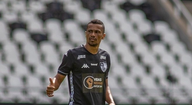 Meia Cícero testou positivo para covid-19