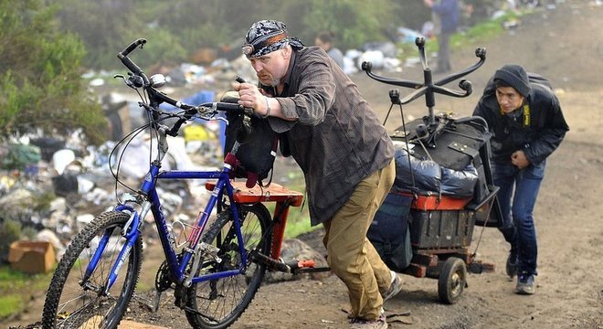 Famílias com renda mais baixa sofrem para conseguir viver em uma das áreas mais ricas dos EUA