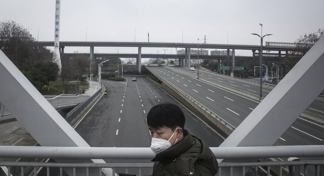 Cidade de Wuhan, considerada epicentro do surto, foi colocada em uma espécie de quarentena pelo governo 