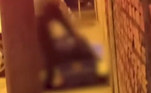 Agora, o idoso tenta encontrar forças para superar a perda repentina. Ele sabe que a cena do filho morto, com a qual se deparou ao ser acordado às pressas na madrugada, não se apagará tão facilmente da memória 