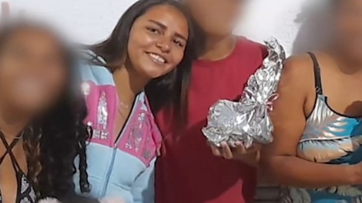 Ela diz que só pegou carona com os rapazes que conheceu no mesmo dia, mas que não tinha conhecimento do crime 