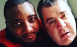 O enfermeiro já cuidou do cantor Gerson Brenner que, em
1998, sofreu uma tentativa de assalto e levou um tiro. A bala ficou alojada na
nuca e causou sequelas irreversíveis. Ricardo segue lutando para encontrar o
investigado: 'Faz nove dias que ele sumiu. Eu só quero justiça'.

O Cidade Alerta vai ao ar de segunda a sexta, às 16h50, e aos sábados, 17h, na tela da Record TV. 