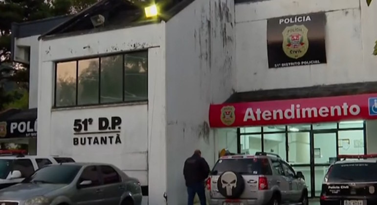 Investigadores afirmam que os passos de Diego estavam sendo
monitorados e, possivelmente, já sabiam que ele teria que sair de casa a pé, pois estava sem carro. A vida social agitada do influenciador também levanta suspeitas, pois ele chegava a
passar o fim de semana sem voltar para sua residência. 

O Cidade Alerta vai ao ar de segunda a sexta, às 16h50, e
aos sábados, 17h, na tela da Record TV. 