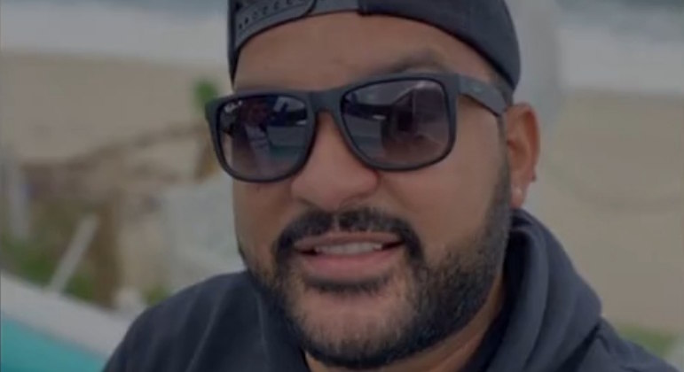 O Cidade Alerta acompanha as investigações do assassinato do
influenciador digital Diego Barbosa, que foi morto a tiros em São Paulo. A
polícia tenta desvendar um enigma para descobrir o assassino; entenda o
caso