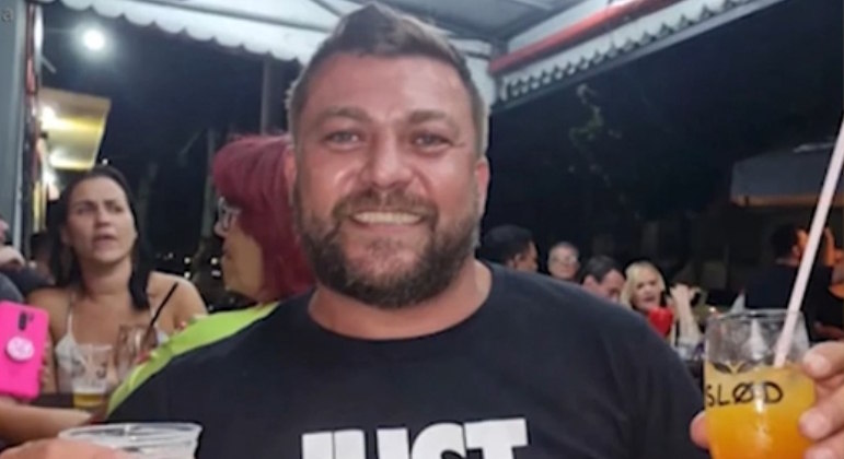 O casal havia se conhecido em um aplicativo de relacionamento e o homem que se diz motorista já teve diversas passagens pela polícia, chegando a ficar detido em 2011 pelo crime de violência doméstica. 

O Cidade Alerta vai ao ar de segunda a sexta, às 16h50, e
aos sábados, 17h, na tela da Record TV.