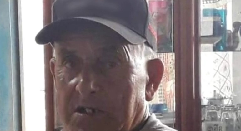 O Cidade Alerta exibiu o caso de Anísio Rodrigues do Prado, de 62 anos, que vivia em um triângulo amoroso com a sua namorada, 34 anos mais nova, e Marco Antônio, de 54 anos. Tomado por um ciúme doentio descobrir a relação extraconjugal de sua amada, o idoso suspeito resolveu matar o amante com golpes de barra de ferro em Mogi das Cruzes (SP); entenda