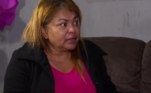 A mãe, Eliane dos Santos, começou uma investigação por conta própria e chegou a conversar várias vezes com o último cliente que viu a filha, antes dela entrar no carro vermelho