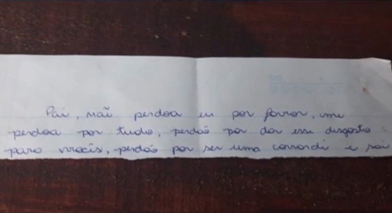 No bilhete escrito por uma das
irmãs, antes de sumir, é possível perceber que estavam com medo: 