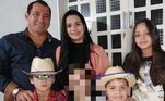 Fábio José Mafra de Oliveira, de 43 anos, matou a esposa e seus três enteados depois de uma discussão em Serranópolis (GO). Em seguida, ele se enforcou e atirou contra a própria cabeça 