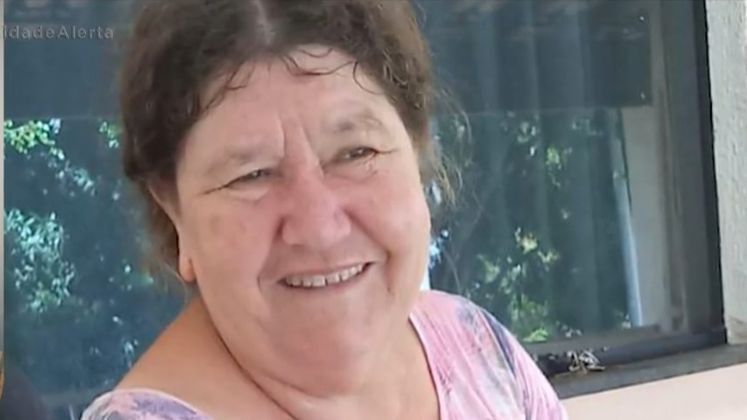O Cidade Alerta acompanha o caso de Dona Maria, de 65 anos, que desapareceu de forma misteriosa há pouco mais de um mês no município de Tapiraí, no interior de São Paulo. A mulher morava em um sítio afastado com o marido, Darci. O relacionamento do casal era conturbado, o que tem levantado suspeitas de um dos filhos