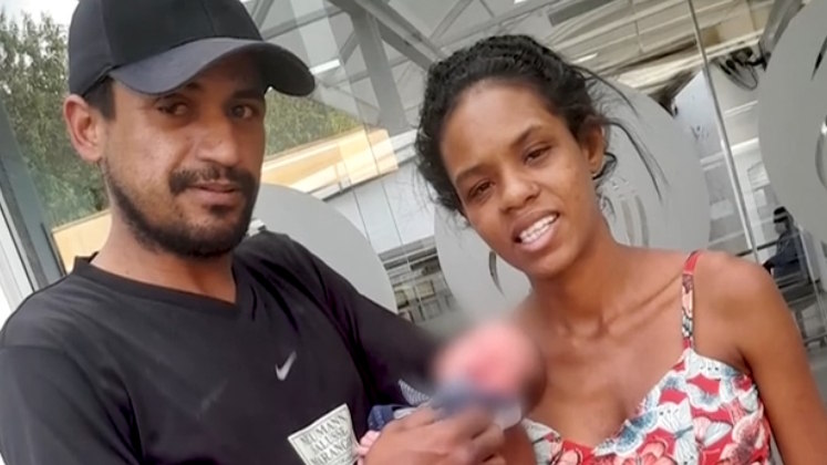 O casal ficou junto por dois anos. Durante todo esse tempo, Viviane foi agredida e constantemente ameaçada, inclusive no período que estava grávida. A vítima relatou que só não denunciou o então companheiro por medo o que poderia acontecer com ela e com o filho, de apenas um mês.O Cidade Alerta vai ao ar de segunda a sexta, às 16h50, e aos sábados, 17h, na tela da RECORD.