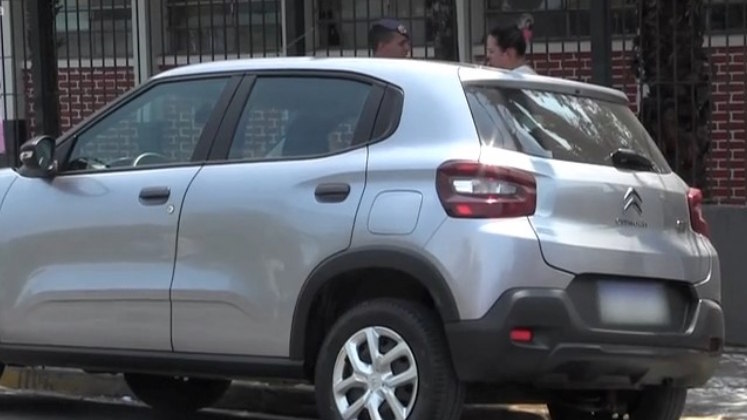 Os investigadores também chegaram ao carro que o autor dos disparos dirigiu. A dona do veículo, que era funcionária do acusado, foi chamada para depor e disse que não sabia para que o carro seria usado