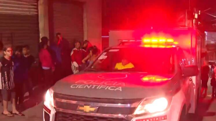A polícia segue nas investigações e busca pelo principal suspeito, que segue foragido. Acompanhe esse caso intrigante e muitos outros no Cidade Alerta. O programa vai ao ar de segunda a sexta, às 16h30, e aos sábados,
17h, na tela da Record TV.