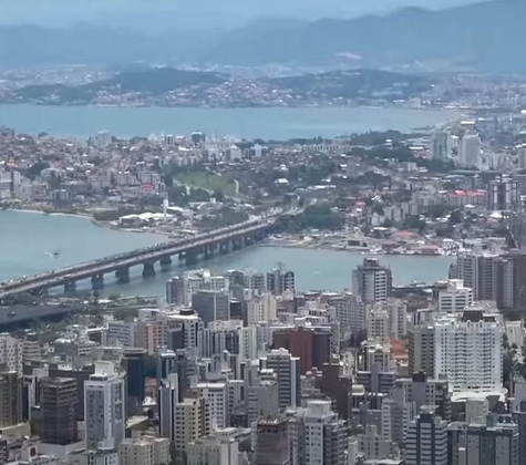 Cidade: Florianópolis - Estado: Santa Catarina - Destaques: paisagem e praias 