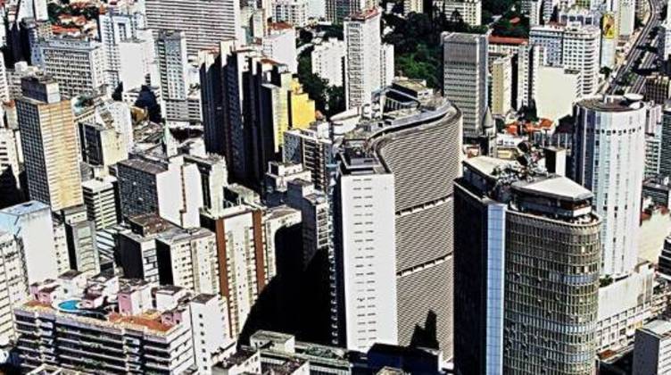 O aluguel residencial na cidade de São Paulo ficou 0,2% mais caro em agosto, na comparação com o mês anterior, segundo pesquisa realizada pelo Quinto Andar. O preço médio do metro quadrado está em R$ 58,73. Significa dizer que, para locar um 