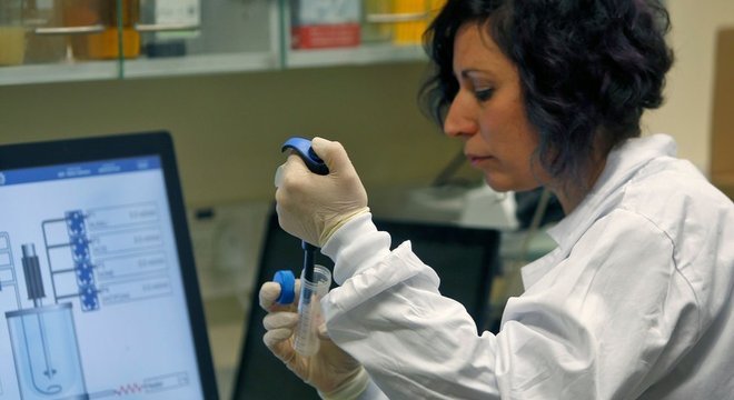 Cientistas estão desenvolvendo vacinas que inicialmente serão testadas em animais 