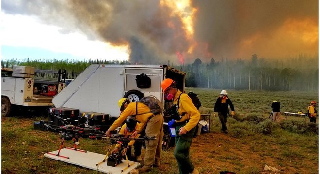 Os pesquisadores usaram drones para coletar amostras de fumaça de incêndios 