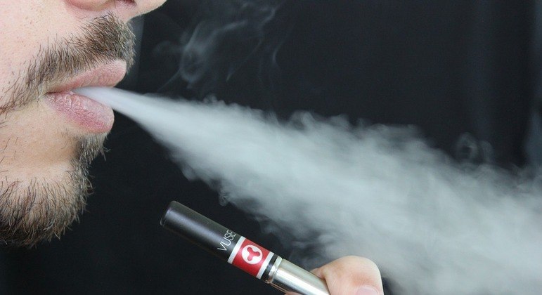 Grupo t&eacute;cnico da Anvisa sugere manter proibi&ccedil;&atilde;o de venda de cigarro  eletr&ocirc;nico - Not&iacute;cias - R7 Sa&uacute;de