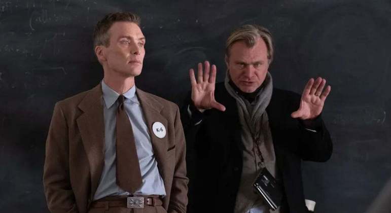 Cillian Murphy e Christopher Nolan em set de Oppenheimer