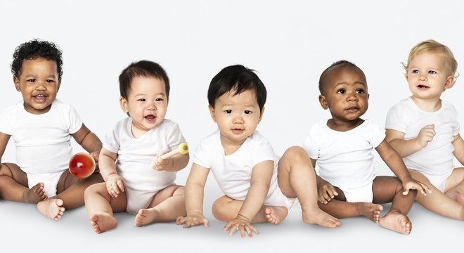 Para se afastar da conotação social da palavra raça, a ciência precisou modificar sua maneira de se referir às populações humanas e aceitar a existência de uma única espécie: o Homo sapiens.