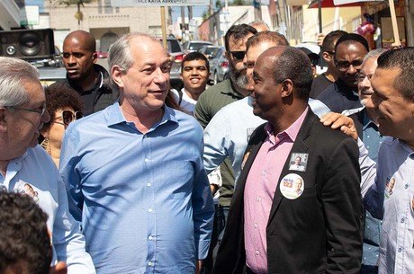 Ciro suspende tr gua e reafirma cr ticas a Bolsonaro Not cias