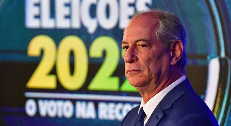 Ciro promete revogar flexibiliza es a armas e diz que vai trocar