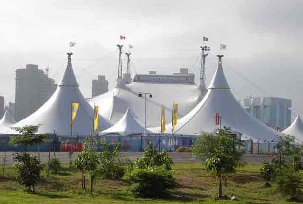 Cirque du Soleil é uma companhia multinacional de entretenimento, sediada na cidade de Montreal, Canadá.