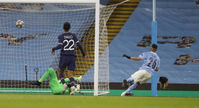 O argelino Mahrez foi decisivo. Marcou os dois gols do City. Ataques conscientes, letais