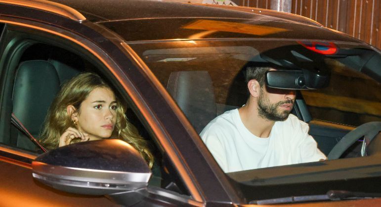 Clara Chía Martí, nova namorada de Piqué, está reclusa desde o lançamento da música de Shakira