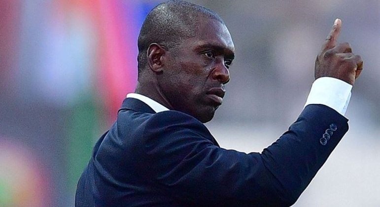 Clarence Seedorf (Holanda) - 45 anos - Último trabalho: seleção camaronesa - Desempregado desde julho de 2019 - O ex-jogador trabalhou no Milan, Shenzhen (China), Deportivo La Coruña e na seleção de Camarões