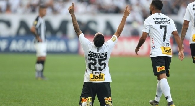 Partida entre Corinthians e Santos é marcada por insegurança em estádio