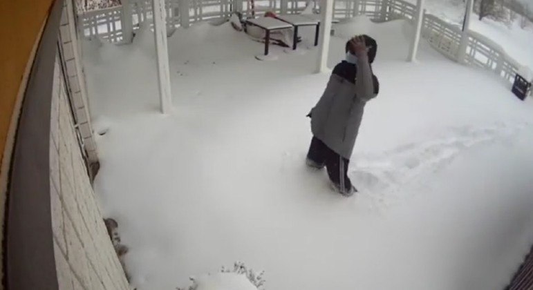 Cliente atravessou nevasca para chegar a restaurante fechado