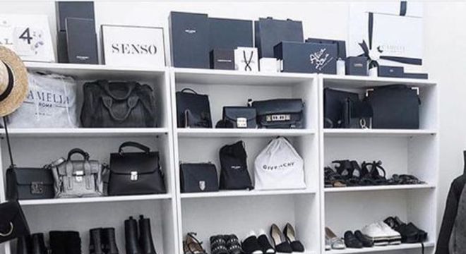 closet aberto - estante de sapatos 