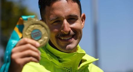 Lucas Verthein comemora a medalha de ouro para o Brasil