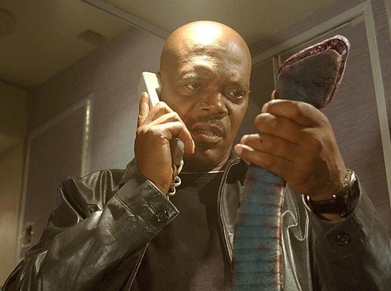 O caso lembrou o filme cult Serpentes à Bordo, estrelado por Samuel L. Jackson, com um plot similar (cobras em um avião, como o nome deixa claro)
