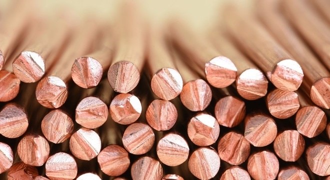 Larrouy-Maumus recomenda usar cobre apenas em superfícies de alto contato devido ao custo