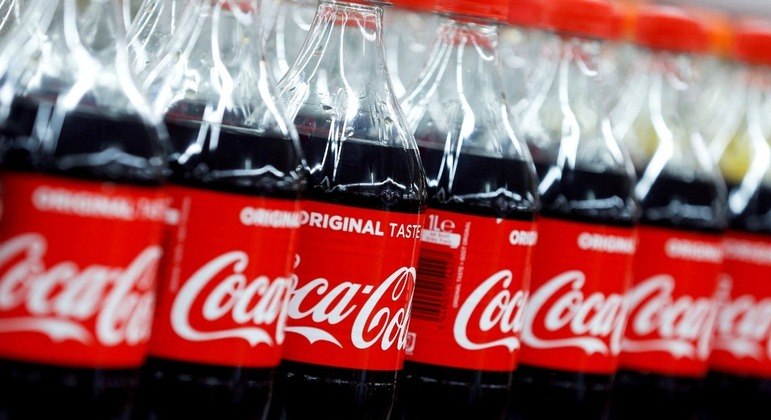Coca-Cola seguiu caminho do McDonald's e da Starbucks e suspendeu a operação na Rússia