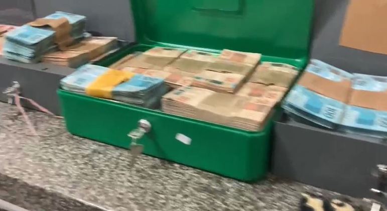 Polícia encontra cofres com dinheiro na Mooca, zona leste de São Paulo