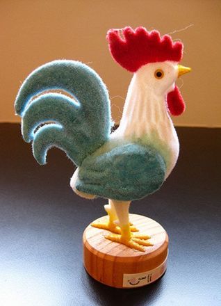 Muito antes da Maju Coutinho, nossos av&Atilde;&sup3;s descobriam a previs&Atilde;&pound;o do tempo nesse galo que mudava de cor se fosse chover