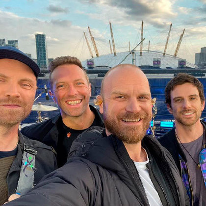Coldplay traz para 2022 a expectativa de um ótimo show como em 2011. A banda contagiou o público com suas músicas, energia e também efeitos especiais na apresentação.