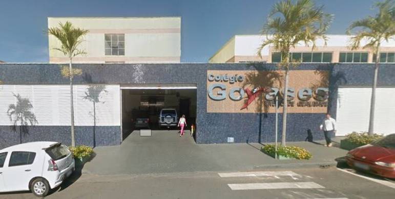 Goiânia (GO), 2017Um adolescente de 14 anos matou a tiros dois colegas e feriu outros quatro em uma sala de aula do Colégio Goyases, em Goiânia, em 20 de outubro de 2017. Filho de policiais militares, ele usou a arma da mãe, que havia levado à escola particular escondida na mochila. Segundo a Polícia Civil, o rapaz sofria bullying, e o crime foi premeditado