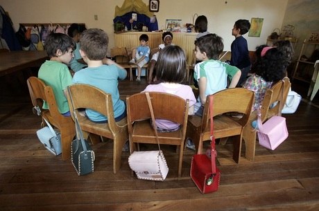 Crianças em aula em uma Colégio Waldorf