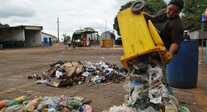 Motivo principal da disseminação de escorpiões é a ocupação irregular e desordenada das cidades, agregada a um saneamento básico precário e a toneladas de lixo 