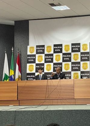 Delegado Ricardo Viana durante coletiva de imprensa sobre chacina de família no DF